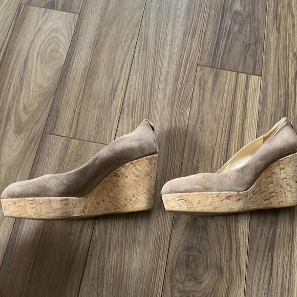 Stuart Weitzman Corkswoon Haze Suede Wedge Pump 8 - Picture 5 of 8